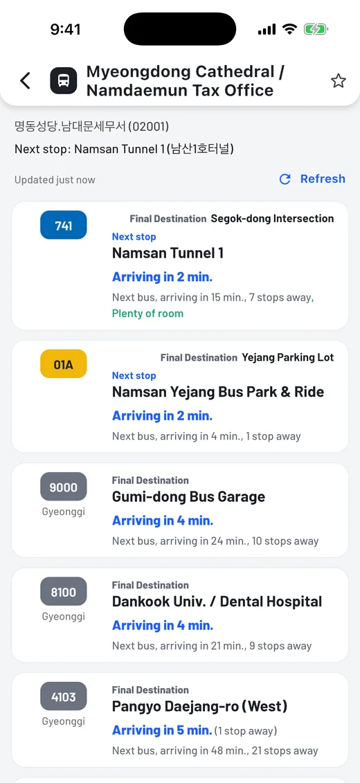 Bus arrivals at a Seoul bus stop with route colors and next stop.